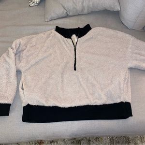 Plush crop sweatshirt, teddy on the outside and lined on the inside. Size XL